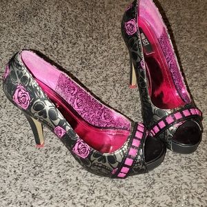 Studded skull print Iron Fist peep toes
